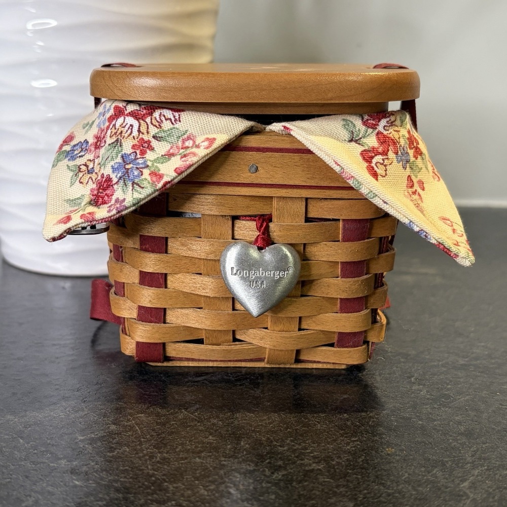 2002 Longaberger Sm Sweetest Gift Basket Liner, Protector, Charm, Ribbon & Lid